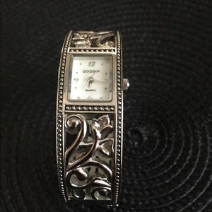 Fashion Quartz Bracelet Watch.